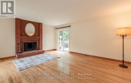 78 Dawnridge Trail, Brampton, ON - Indoor Photo Showing Living Room With Fireplace