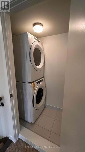 Th35 - 21 Honeycrisp Crescent, Vaughan, ON - Indoor Photo Showing Laundry Room