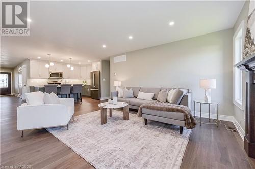 135 Ronnies Way, Mount Forest, ON - Indoor Photo Showing Living Room