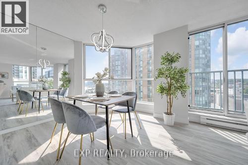 802 - 150 Dunlop Street E, Barrie, ON - Indoor Photo Showing Dining Room