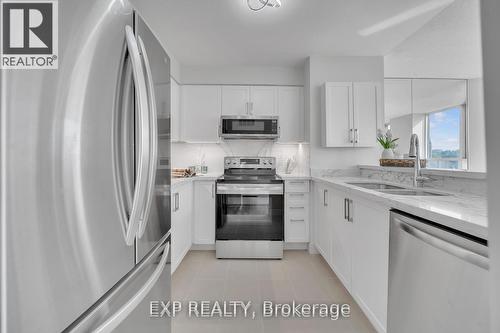 802 - 150 Dunlop Street E, Barrie, ON - Indoor Photo Showing Kitchen With Stainless Steel Kitchen With Upgraded Kitchen