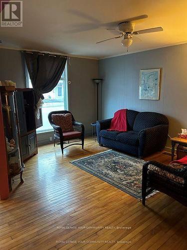 53 Main Street, Prince Edward County, ON - Indoor Photo Showing Living Room