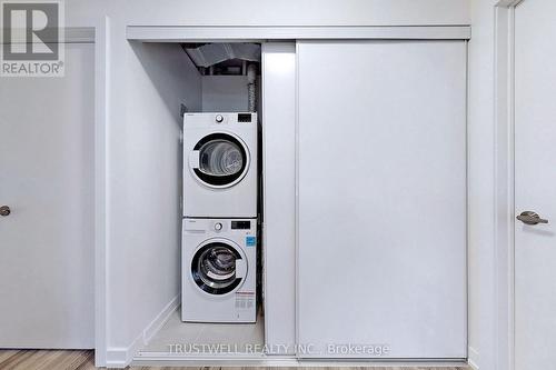 109 - 370 Red Maple Road, Richmond Hill, ON - Indoor Photo Showing Laundry Room