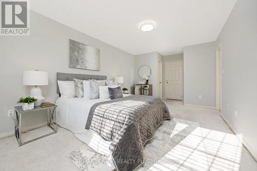 592 Lott Crescent, Milton, ON - Indoor Photo Showing Bedroom