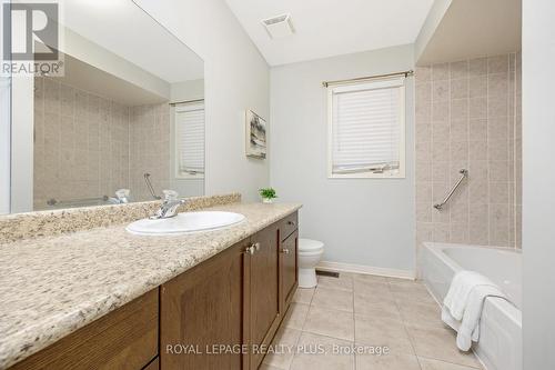 592 Lott Crescent, Milton, ON - Indoor Photo Showing Bathroom