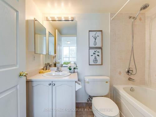 2510-18 Spring Garden Ave, Toronto, ON - Indoor Photo Showing Bathroom