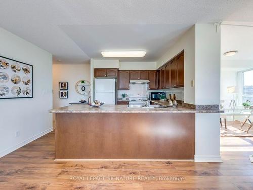 2510-18 Spring Garden Ave, Toronto, ON - Indoor Photo Showing Kitchen