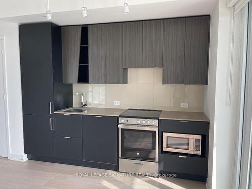 1409-3883 Quartz Rd, Mississauga, ON - Indoor Photo Showing Kitchen