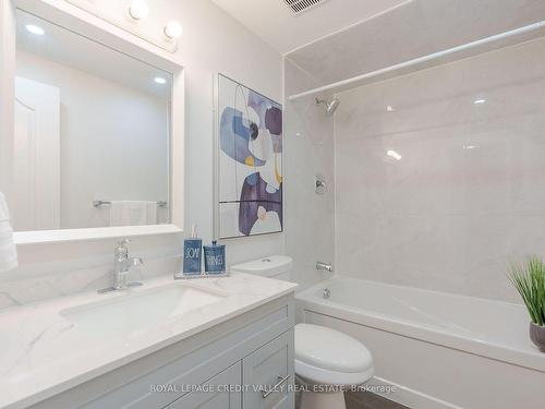 5937 Shandwick Pl, Mississauga, ON - Indoor Photo Showing Bathroom