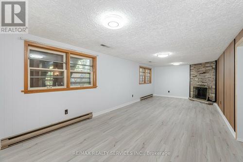 40 Meadow Crescent, Kitchener, ON - Indoor With Fireplace