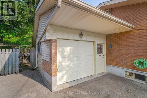 40 Meadow Crescent, Kitchener, ON - Outdoor With Exterior