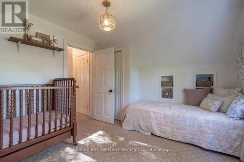 94 Queensdale Avenue E, Hamilton, ON - Indoor Photo Showing Bedroom