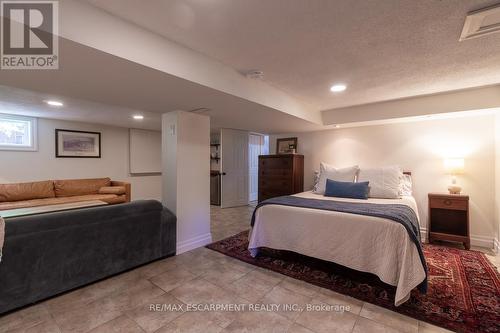 94 Queensdale Avenue E, Hamilton, ON - Indoor Photo Showing Bedroom