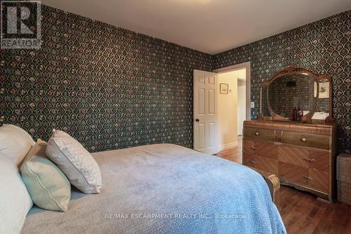 94 Queensdale Avenue E, Hamilton, ON - Indoor Photo Showing Bedroom