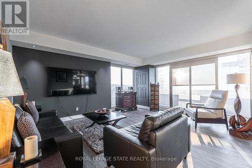 1703 - 67 Caroline Street S, Hamilton, ON - Indoor Photo Showing Living Room