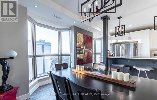 1703 - 67 Caroline Street S, Hamilton, ON - Indoor Photo Showing Dining Room