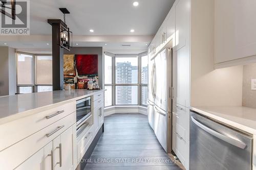 1703 - 67 Caroline Street S, Hamilton, ON - Indoor Photo Showing Kitchen With Upgraded Kitchen