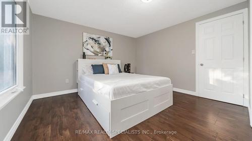 668 Green Meadow Crescent, Mississauga, ON - Indoor Photo Showing Bedroom