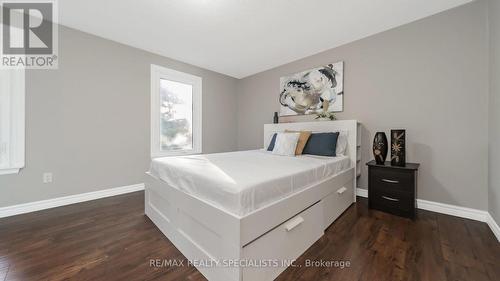 668 Green Meadow Crescent, Mississauga, ON - Indoor Photo Showing Bedroom