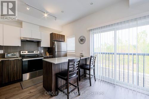 91-1121 Cooke Boulevard, Burlington, ON - Indoor Photo Showing Kitchen With Upgraded Kitchen