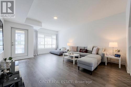 91-1121 Cooke Boulevard, Burlington, ON - Indoor Photo Showing Living Room