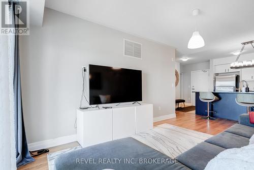 401B - 70 Baycliffe Crescent, Brampton, ON - Indoor Photo Showing Other Room