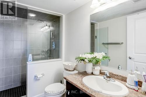 401B - 70 Baycliffe Crescent, Brampton, ON - Indoor Photo Showing Bathroom