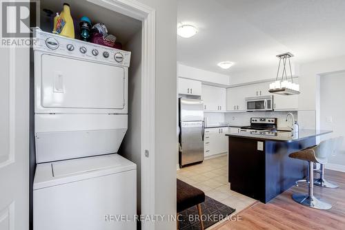 401B - 70 Baycliffe Crescent, Brampton, ON - Indoor Photo Showing Laundry Room