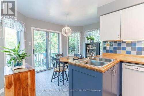 34 Ward Drive, Barrie, ON - Indoor Photo Showing Kitchen With Double Sink