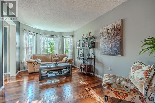 34 Ward Drive, Barrie, ON - Indoor Photo Showing Living Room