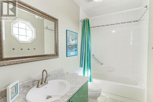 34 Ward Drive, Barrie, ON - Indoor Photo Showing Bathroom