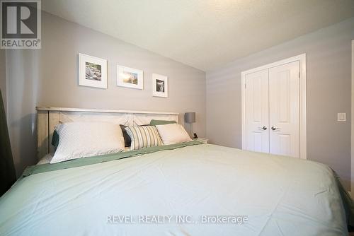 11 Hillcrest Avenue, Brantford, ON - Indoor Photo Showing Bedroom