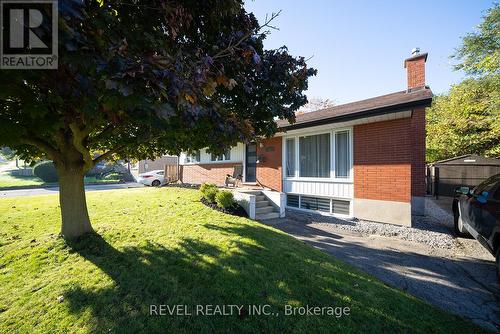 11 Hillcrest Avenue, Brantford, ON - Outdoor