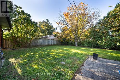 11 Hillcrest Avenue, Brantford, ON - Outdoor With Backyard