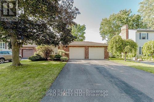 211 Leaside Drive, Welland, ON - Outdoor With Facade