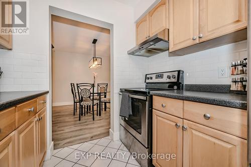 12 - 337 Kingswood Drive, Kitchener, ON - Indoor Photo Showing Kitchen