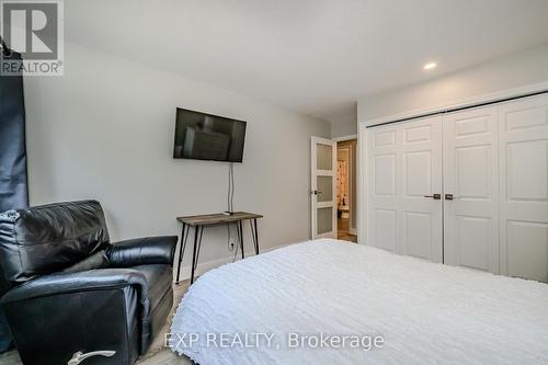 12 - 337 Kingswood Drive, Kitchener, ON - Indoor Photo Showing Bedroom