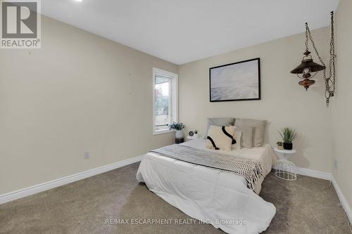 33 Brookfield Boulevard, Haldimand, ON - Indoor Photo Showing Bedroom