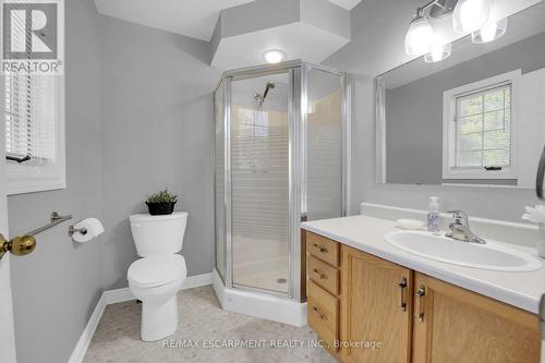 33 Brookfield Boulevard, Haldimand, ON - Indoor Photo Showing Bathroom