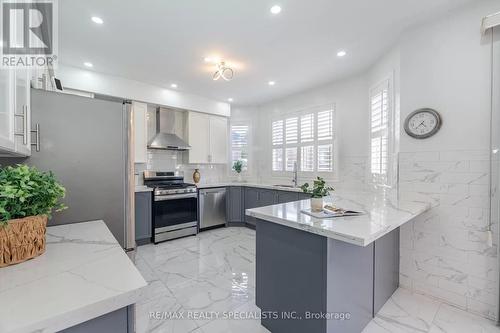 30 Latania Boulevard, Brampton, ON - Indoor Photo Showing Kitchen With Stainless Steel Kitchen