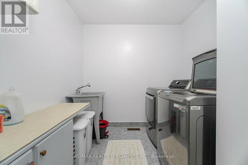 30 Latania Boulevard, Brampton, ON - Indoor Photo Showing Laundry Room