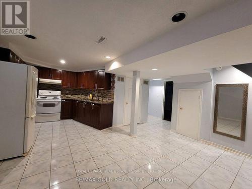 Bsmt - 323 Winfield Terrace, Mississauga, ON - Indoor Photo Showing Kitchen