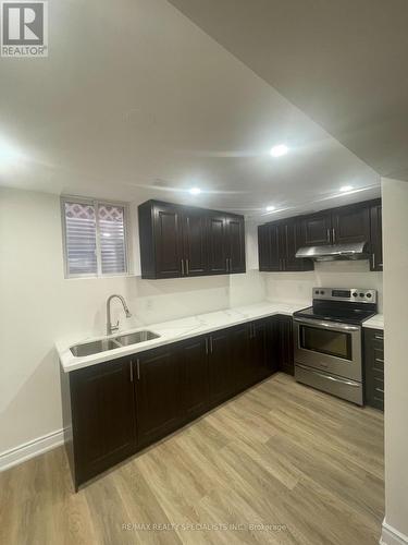 3173 Innisdale Road, Mississauga, ON - Indoor Photo Showing Kitchen With Double Sink