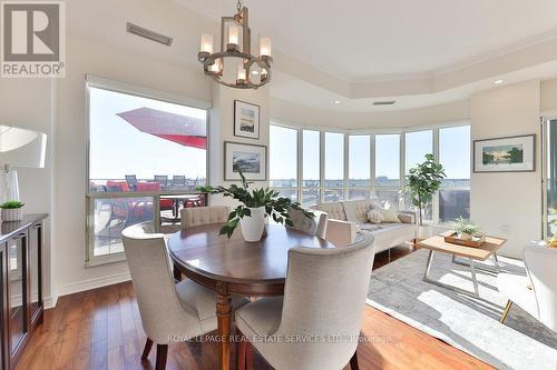 810 - 2511 Lakeshore Road W, Oakville, ON - Indoor Photo Showing Dining Room