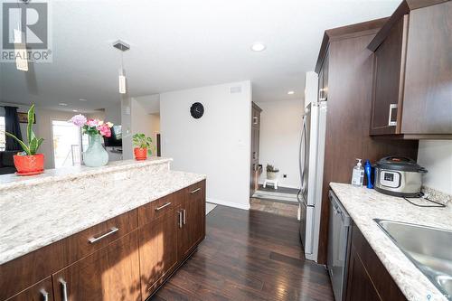 5633 Cederholm Avenue, Regina, SK - Indoor Photo Showing Kitchen