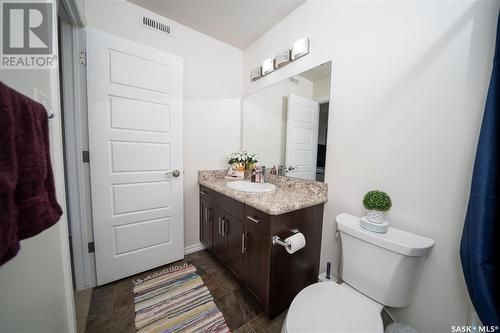 5633 Cederholm Avenue, Regina, SK - Indoor Photo Showing Bathroom