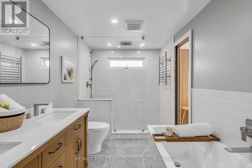 216 Erindale Crescent, Cambridge, ON - Indoor Photo Showing Bathroom