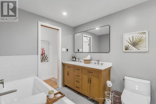 216 Erindale Crescent, Cambridge, ON - Indoor Photo Showing Bathroom