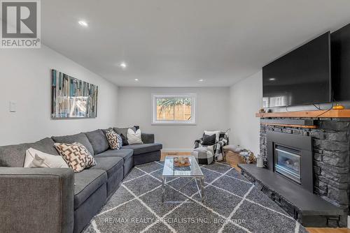 216 Erindale Crescent, Cambridge, ON - Indoor Photo Showing Living Room With Fireplace