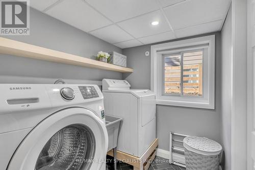 216 Erindale Crescent, Cambridge, ON - Indoor Photo Showing Laundry Room